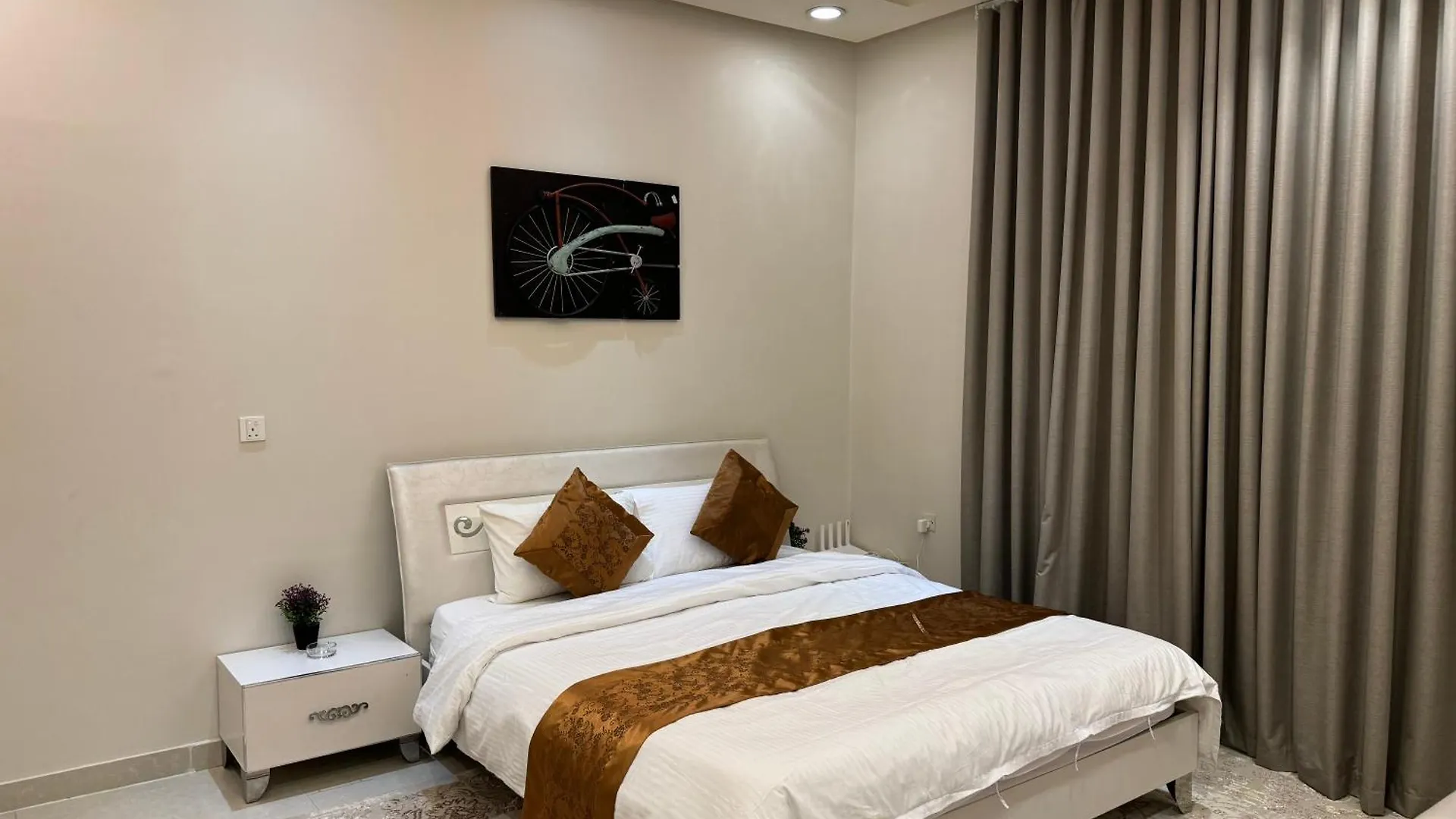 شقة ارضية بمدخل مستقل غرفة وصالة النرجس 2 Riyadh Apartment